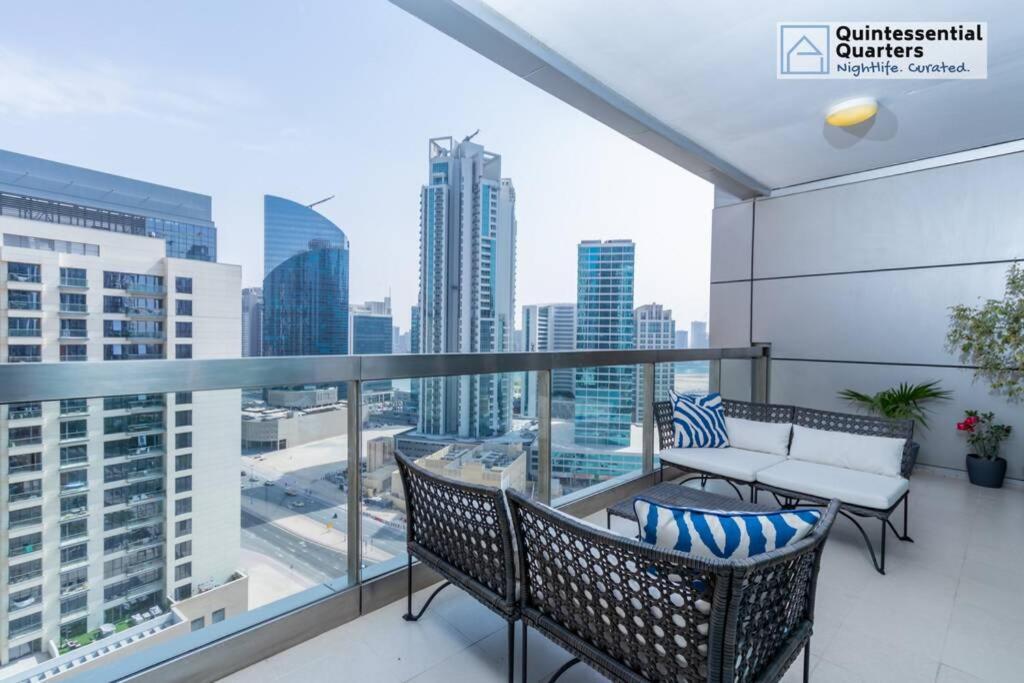 Downtown Cozy Home + Partitioned Living Room Dubái Exterior foto